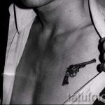 tetoválás pisztoly formájában - fotó a kész tetoválásról 01092016 1050 tatufoto.ru