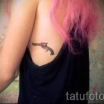 kis fegyvertetoválás - fotó a kész tetoválásról 01092016 3065 tatufoto.ru