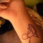 tetováló pisztoly a csuklón - fotó a kész tetoválásról 01092016 5101 tatufoto.ru