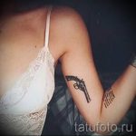 tetováló pisztoly a csuklón - fotó a kész tetoválásról 01092016 6102 tatufoto.ru