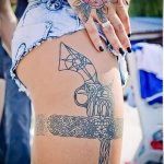 tetováló pisztoly a lábán - fotó a kész tetoválásról 01092016 1106 tatufoto.ru