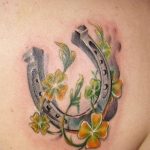fotó példa egy patkó tetoválásra 2020.02.02. №363 -patkó tetoválás
