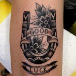 fotó példa egy patkó tetoválásra 2020.02.02. №354 -patkó tetoválás
