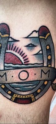 fényképes példa egy patkótetoválásra 2020.02.02. №312 -patkó tetoválás