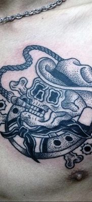 fényképes példa egy patkótetoválásra 2020.02.02 №311 -patkó tetoválás-