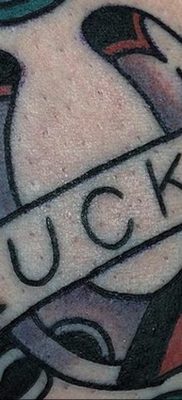 fényképes példa egy patkó tetoválásra 2020.02.02. №309 -patkó tetoválás