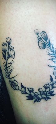 fotó példa egy patkó tetoválásra 2020.02.02. №293 -patkó tetoválás