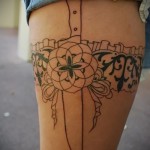 Harisnyakötő tetoválás a 4. képen