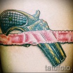 Fotó tetováló harisnyakötővel 7