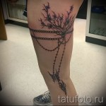 Fotó a harisnyakötő tetoválás és a fa pillangók