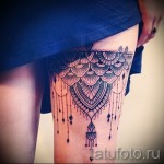 Fotó a harisnyakötő tetoválásról és a mandala mintákról