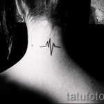 pulzáló tetoválás a nyakon - példa a kész tetoválásra 3