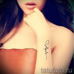 szívimpulzus tetoválás - példa a kész tetoválásra 12