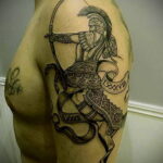 Fotó Nyilas váll tetoválásról 020.02.02 №0006 - Nyilas váll tetoválás -