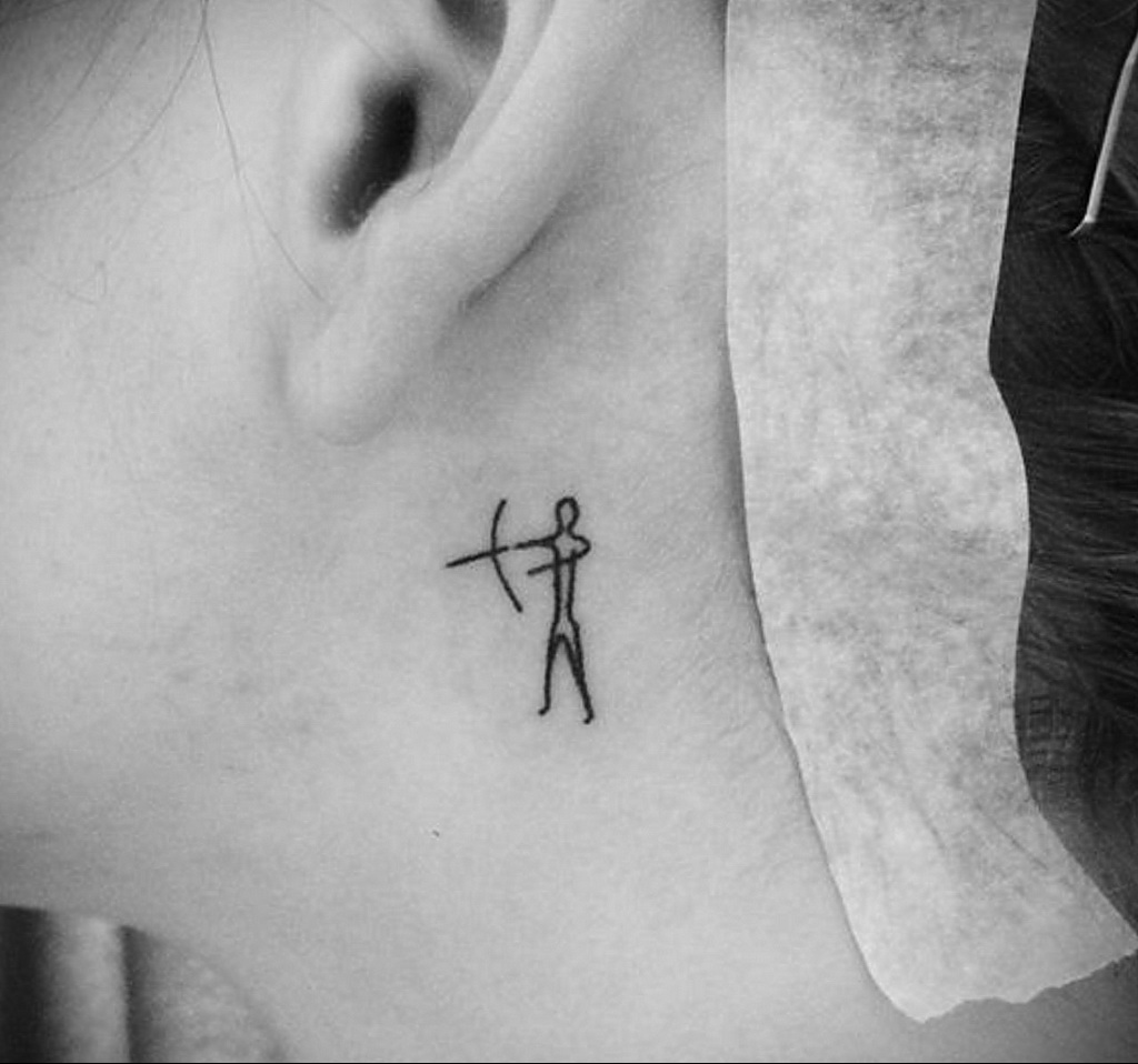 A Nyilas tetoválás példájának fotó változata 02.02.2021 №0017 - Nyilas tetoválás -