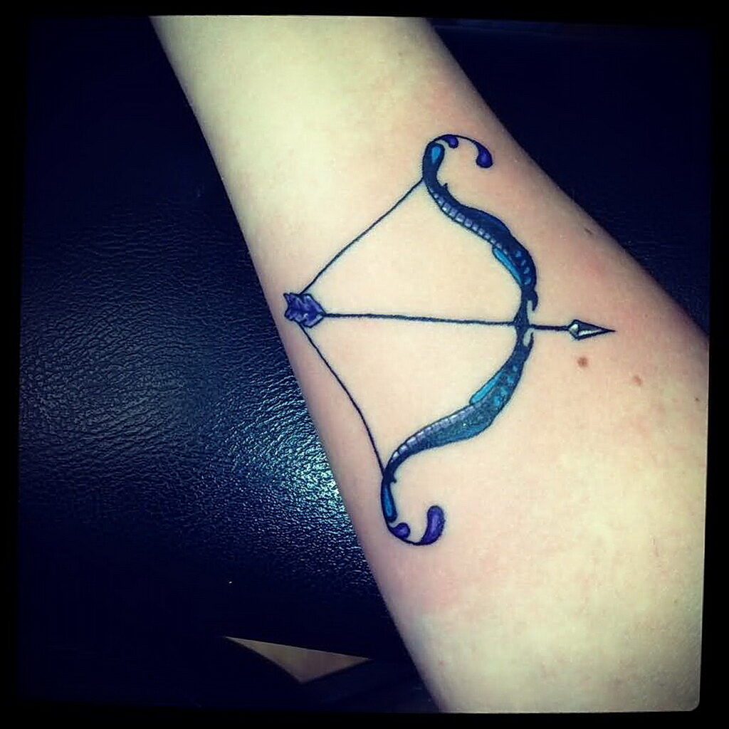 Fotó a nyilas íjász tetoválásról 02/01/2021 №0024 - nyíl íjász tetoválás -