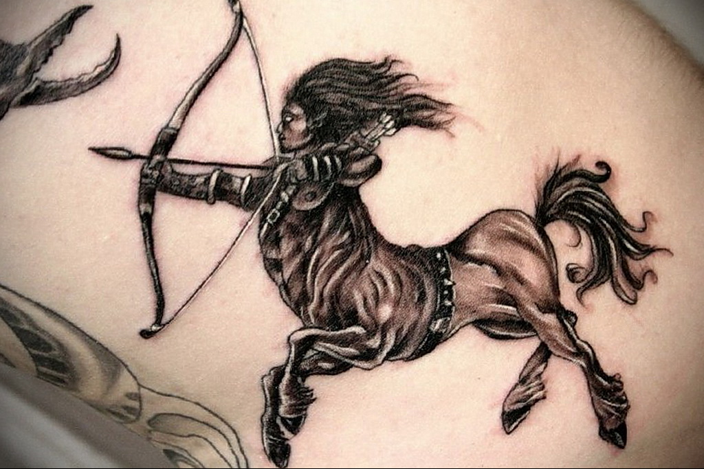 Fotó a Stredts tetoválás példájáról 02.02.2021 №0185 - Nyilas tetoválás -