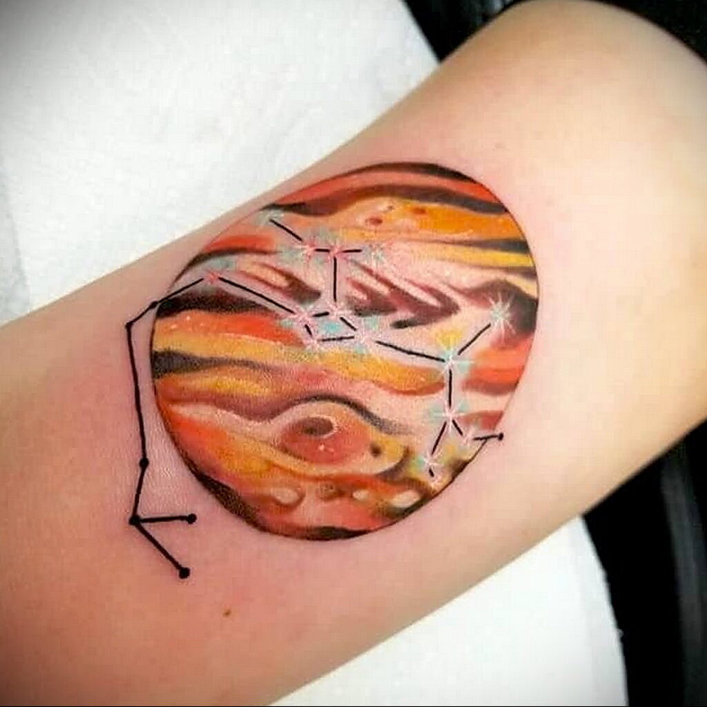 Fotó a Stredts tetoválási példáról 020.02.2021 №0177 - Nyilas tetoválás -