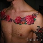 rózsa tetoválás a mellkason - fotó opció 15122015 № 5