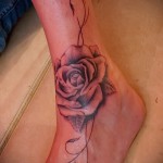 rózsa tetoválás a lábán - fotó opció 15122015 № 17