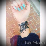 rózsa tetoválás a csuklón - fotó opció 15122015 № 8