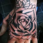 rózsa tetoválás a kezén - fotó opció 15122015 № 9
