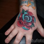 rózsa tetoválás a kezén - fotó opció 15122015 № 45