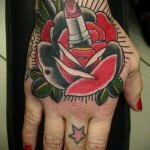 rózsa tetoválás a kezén - fotó opció 15122015 № 3