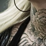 rózsa tetoválás a nyakon - fotó opció 15122015 -ből 28