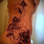 rózsás tetoválás az oldalán - fotó opció 15122015 -ből, 1. sz