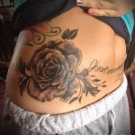 rózsa tetoválás a gyomorban - fotó opció 15122015 № 15