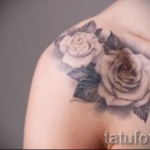 rózsás tetoválás a kulcscsonton - fotóopció 15122015 -ből, 1. sz