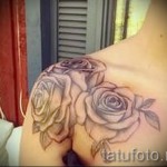 rózsa tetoválás a vállán - fotó opció 15122015 № 6