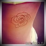 rózsa tetoválás a bordákon - fotó opció 15122015 № 9