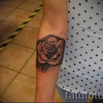 rózsa tetoválás a kezén - fotó opció 15122015 № 25