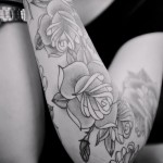 fekete -fehér rózsa tetoválás - fotó opció 15122015 11. szám