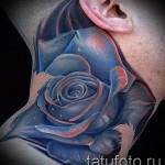 Rose Tattoo am Hals - eine Variante der Bildnummer 15122015 2