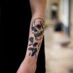 وشم الورد والجمجمة على الساعد 12/01/2020 №050 -وشم روز-