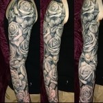 الوشم الأكمام بالأبيض والأسود