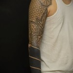 كم الوشم الأسود