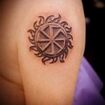 Érdekes fotó kész tetoválással Oroszország - a tetoválás egy változata OROSZORSZÁG 51 számára