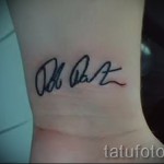 név tetoválás a csuklón - fotó példa a kész tetoválásra 06032016 -ból 1