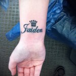 név tetoválás a csuklón - fotó példa a kész tetoválásra 06032016 -ból 2