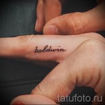nommer tatouage sur ses doigts - Fotó példa a tatouage fini sur 06032016 2