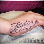 tetováló nevek a kezében - Fotó példa a kész tetoválásra a 06032016 -on 1