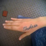 tetováló nevek a kezében - Fotó példa a kész tetoválásra a 06032016 -on 2