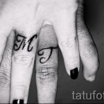 név az ujjak tetoválásán - fotó példa a kész tetoválásra 06032016 -ból 5