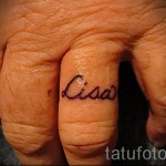 név az ujjak tetoválásán - fotó példa a kész tetoválásra 06032016 -ból 9