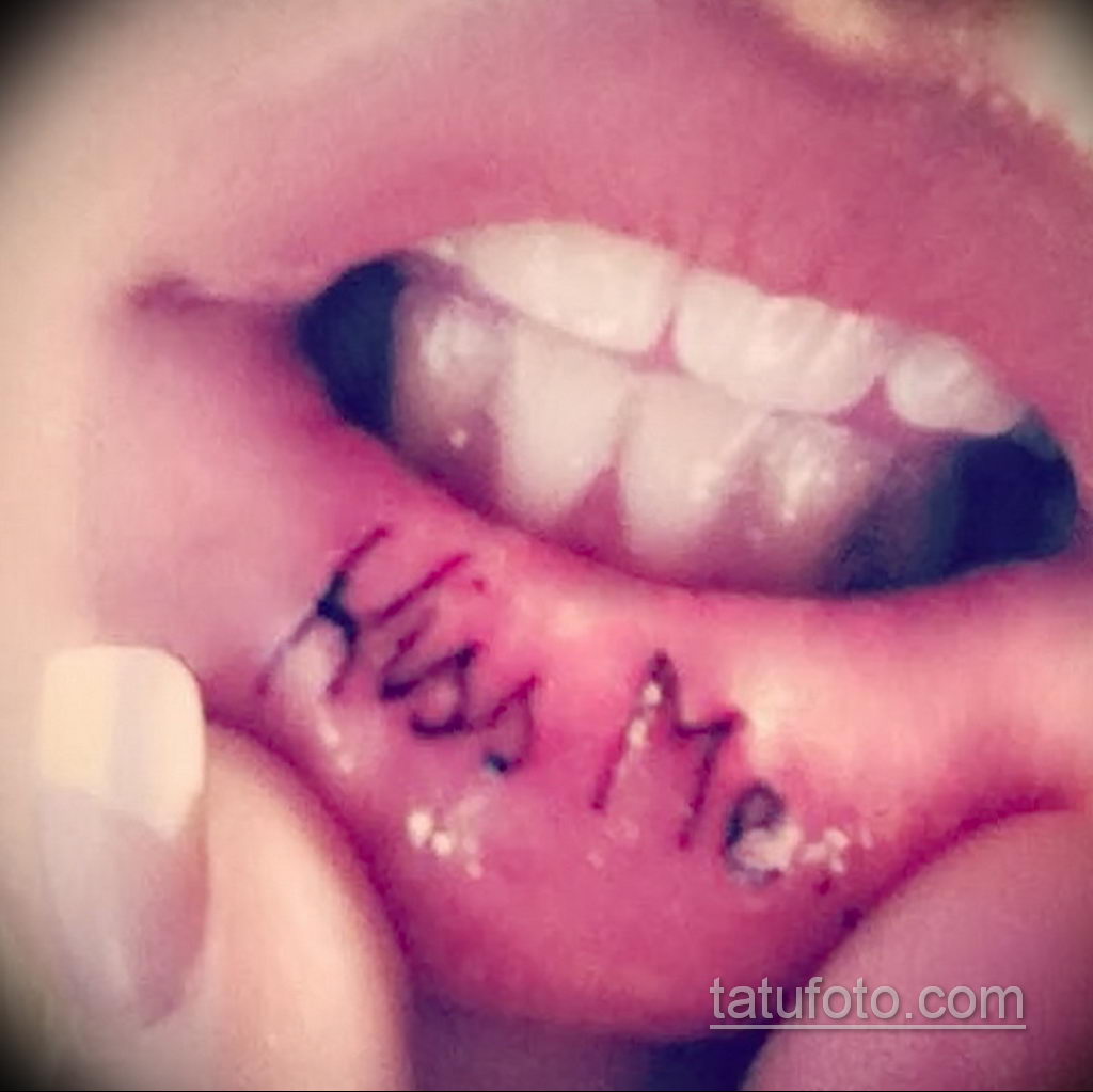 Zdjęcie tatuażu z pocałunkiem 05.07.2021 №225 - pocałunek tatuażu -