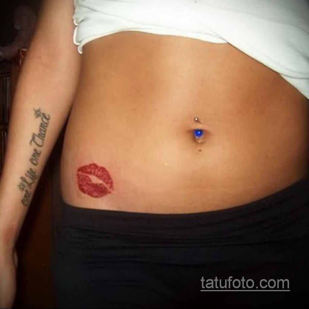 Zdjęcie tatuażu z pocałunkiem 05.07.2021 №198 - pocałunek tatuażu -